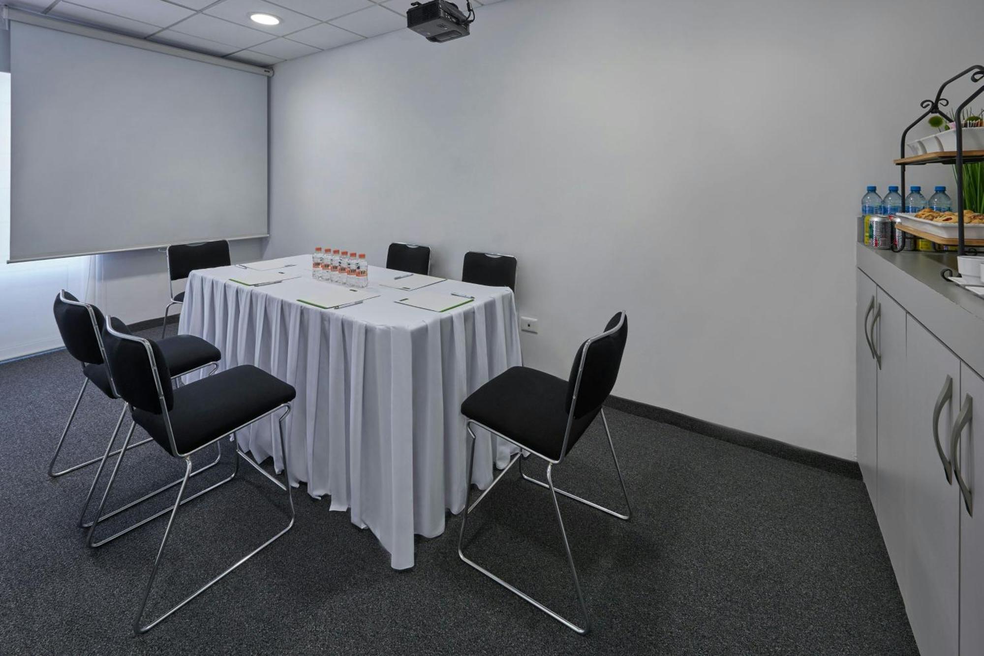 City Express Junior By Marriott Toluca Zona Industrial Exterior photo